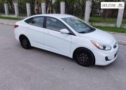 Седан Hyundai Accent IV 2014 в Кропивни́цком