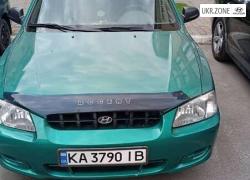 Седан Hyundai Accent II 2000 в Киеве