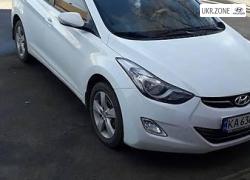 Седан Hyundai Elantra 2013 в Татарбунарах