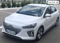 Хэтчбек 5 дверей Hyundai IONIQ I 2017 в Киеве