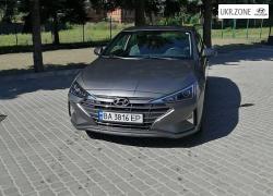 Седан Hyundai Elantra 2019 в Кропивни́цком