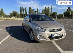 Седан Hyundai Accent IV 2012 в Кривом Роге