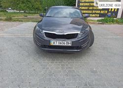 Седан Kia Optima III 2011 в Снятыне
