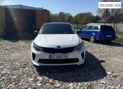 Седан Kia K5 II 2016 в Казатине