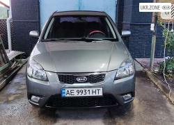 Седан Kia Rio 2011 в Кривом Роге