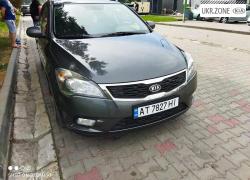 Універсал 5 дверей Kia Ceed 2010 у Бурштині