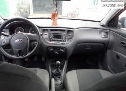 Хетчбек 5 дверей Kia Rio II Рестайлінг 2010 у Новоград-Волинському