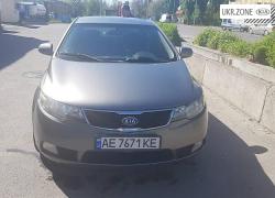 Седан Kia Cerato II 2010 в Днепре
