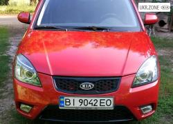 Седан Kia Rio 2011 у Миргороді