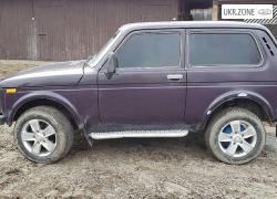 Позашляховик 3 двері ВАЗ (LADA) 2121 (4x4) I Рестайлінг 2000 у Березне