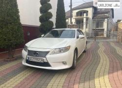 Седан Lexus ES VI 2012 в Тячеве
