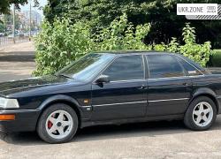 Седан Audi V8 I 1989 в Чернигове
