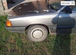 Седан Audi 100 1988 в Кельменцах