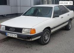 Седан Audi 100 III (C3) 1987 у Рівному