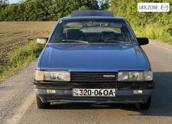 Седан Mazda 626 II (GC) 1985 у Львові