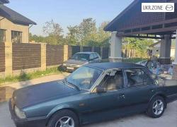 Седан Mazda 626 1987 в Костополе