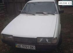 Седан Mazda 626 1987 в Кривом Роге