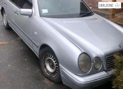 Седан Mercedes-Benz E-Класс II (W210, S210) 1998 в Жолкве