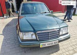 Седан Mercedes-Benz E-Класс I (W124) 1993 в Рокитном