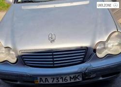 Седан Mercedes-Benz C-Класс II (W203) 2002 в Киеве