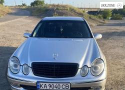 Седан Mercedes-Benz E-Класс 2002 в Киеве