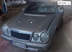 Седан Mercedes-Benz E-Класс II (W210, S210) 1997 в Херсоне