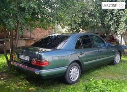 Седан Mercedes-Benz E-Клас 1996 у Луцьку