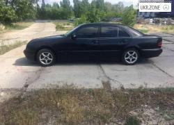 Седан Mercedes-Benz E-Клас II (W210, S210) Рестайлінг 2001 у Києві