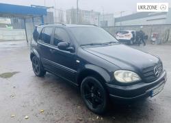 Внедорожник 5 дверей Mercedes-Benz M-Класс (ML) I (W163) 2000 в Чернигове