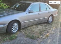 Седан Mercedes-Benz E-Класс 1999 в Семеновке