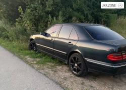 Седан Mercedes-Benz E-Класс II (W210, S210) Рестайлинг 2000 в Киеве
