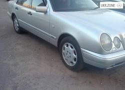 Седан Mercedes-Benz E-Класс II (W210, S210) 1998 в Черкассах