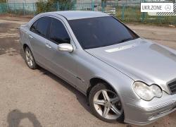 Седан Mercedes-Benz C-Класс II (W203) 2003 в Днепре