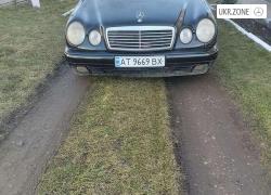 Седан Mercedes-Benz E-Класс 1999 в Коломые