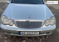 Седан Mercedes-Benz C-Класс II (W203) 2003 в Днепре