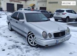 Седан Mercedes-Benz E-Класс II (W210, S210) 1998 в Киеве