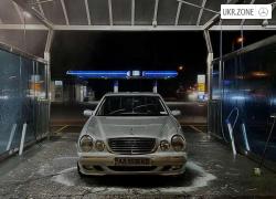 Седан Mercedes-Benz E-Класс 2002 в Киеве