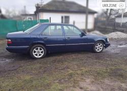 Седан Mercedes-Benz E-Класс 1995 в Кропивни́цком