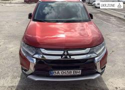 Внедорожник 5 дверей Mitsubishi Outlander III Рестайлинг 2 2016 в Кропивни́цком