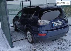 Внедорожник 5 дверей Mitsubishi Outlander II Рестайлинг 2011 в Жолкве