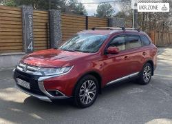 Внедорожник 5 дверей Mitsubishi Outlander 2018 в Киеве