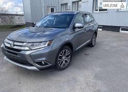 Внедорожник 5 дверей Mitsubishi Outlander III Рестайлинг 2 2017 в Сумах