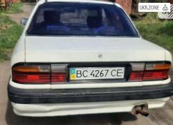 Седан Mitsubishi Galant 1988 у Червонограді