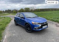 Внедорожник 5 дверей Mitsubishi Outlander III Рестайлинг 2 2017 в Харькове