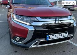 Внедорожник 5 дверей Mitsubishi Outlander 2018 в Николаеве