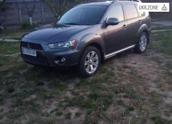 Внедорожник 5 дверей Mitsubishi Outlander II Рестайлинг 2010 в Киеве