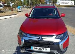 Внедорожник 5 дверей Mitsubishi Outlander III Рестайлинг 3 2019 в Южном