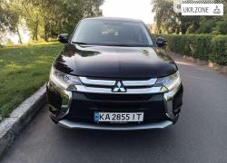 Внедорожник 5 дверей Mitsubishi Outlander III Рестайлинг 2 2017 в Киеве