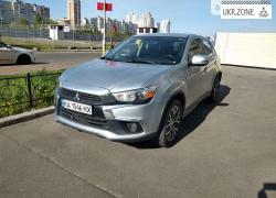 Внедорожник 5 дверей Mitsubishi Outlander III Рестайлинг 2 2017 в Киеве