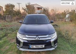 Внедорожник 5 дверей Mitsubishi Outlander III Рестайлинг 2 2016 в Днепре